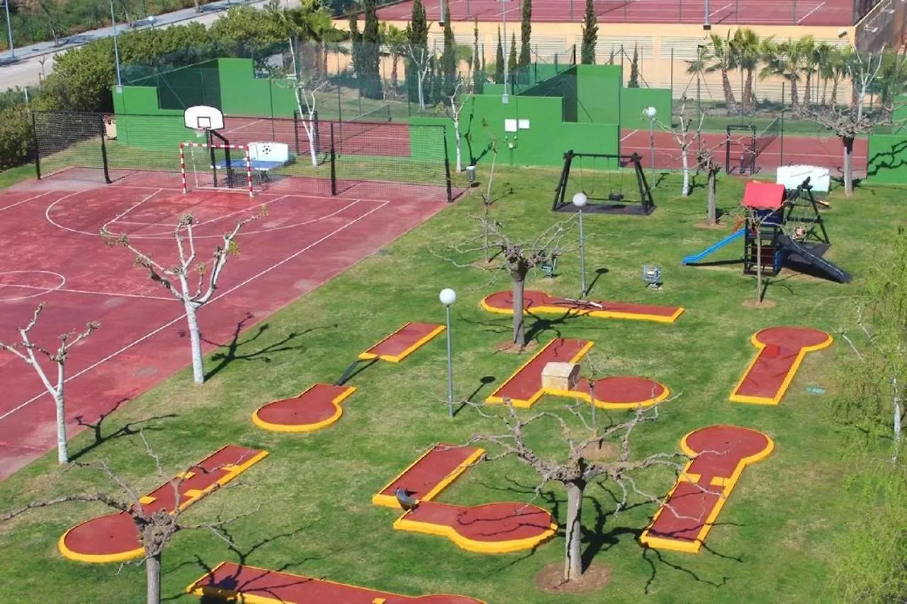 Los Juncos III La Pineda 0*,  Spain