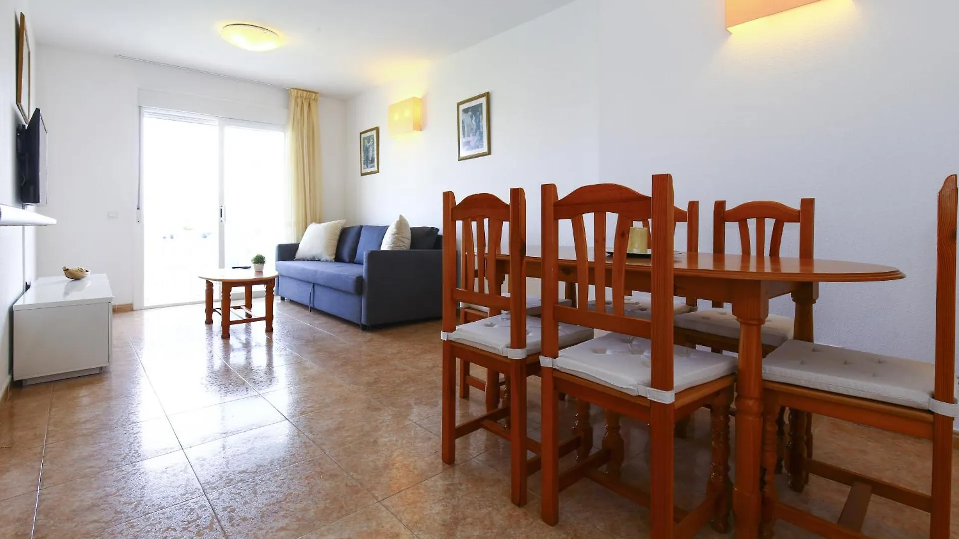 Los Juncos III La Pineda Apartment