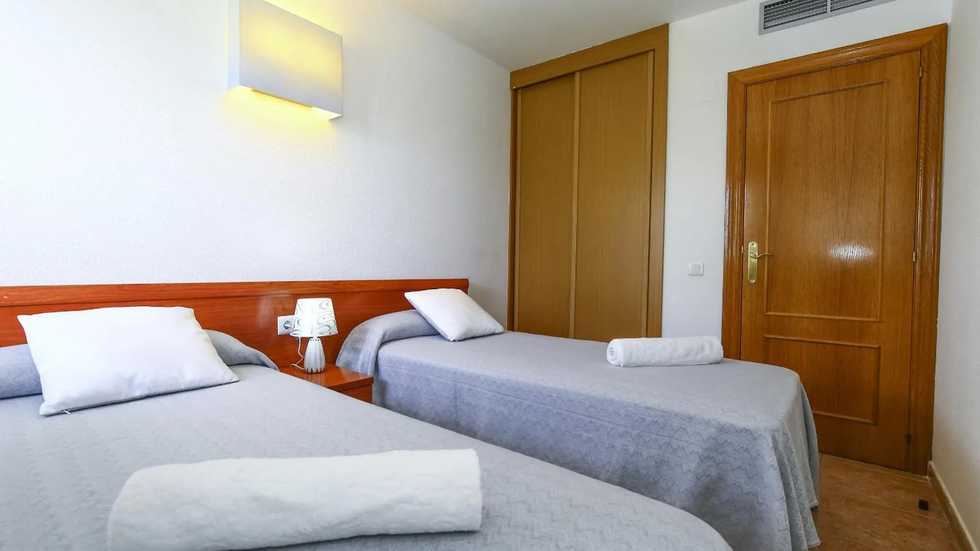 Apartment Los Juncos III La Pineda Spain